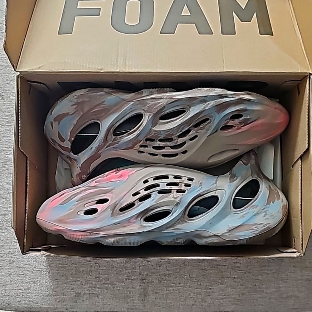 Yeezy foam runners